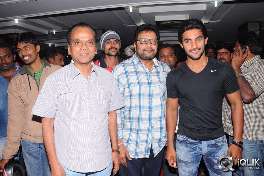 Yevadu-Premiere-Show